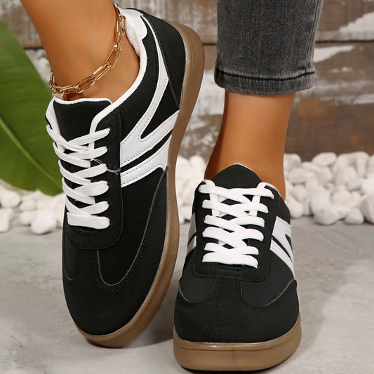 LADIES RETRO LACE-UP SNEAKERS