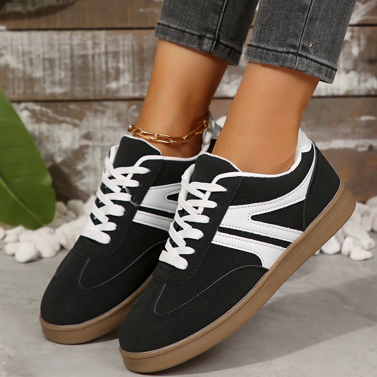 LADIES RETRO LACE-UP SNEAKERS