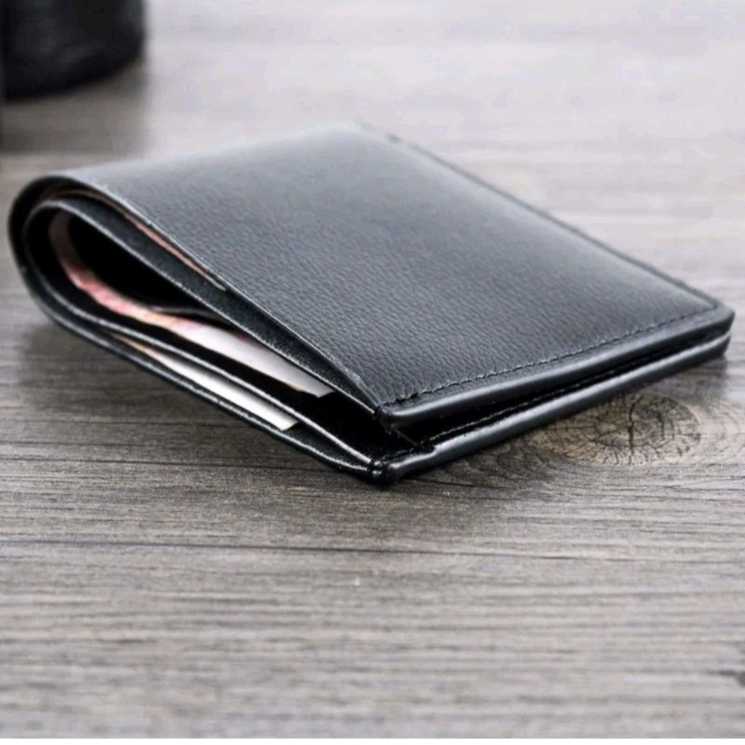 MEN’S LEATHER WALLET