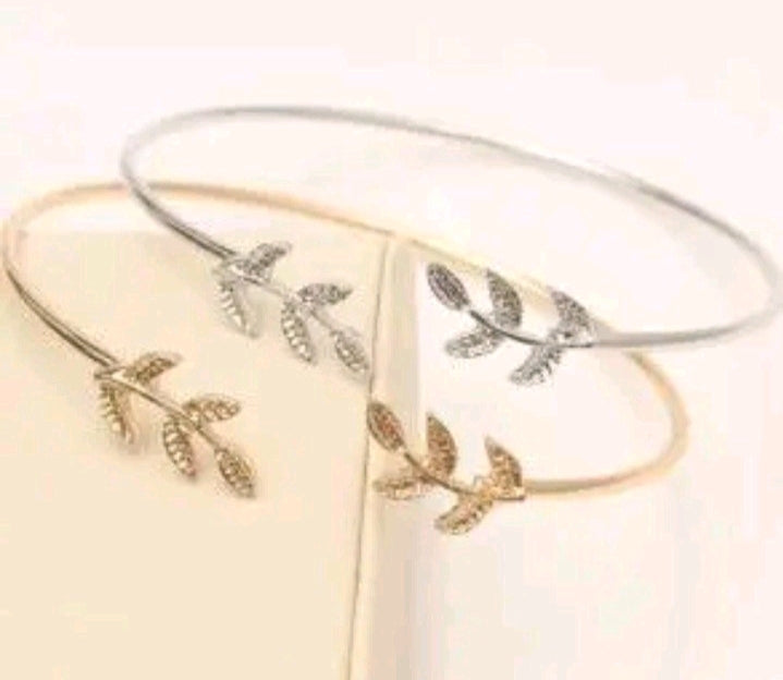 LADIES LEAVES FINE GLOSSY OPEN BANGLE