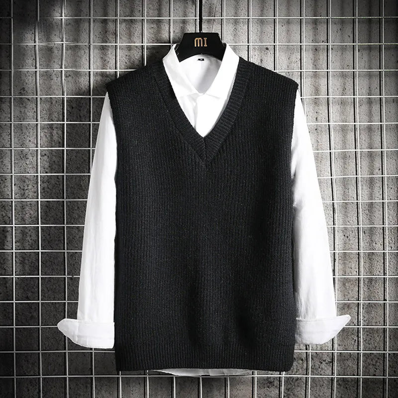 MEN'S V NECK SOLID COLOR KNITTED VEST