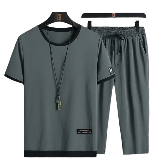 MEN'S PATCH ROUND NECK T-SHIRT MID-WAIST CROPPED PANTS 2PCS SET