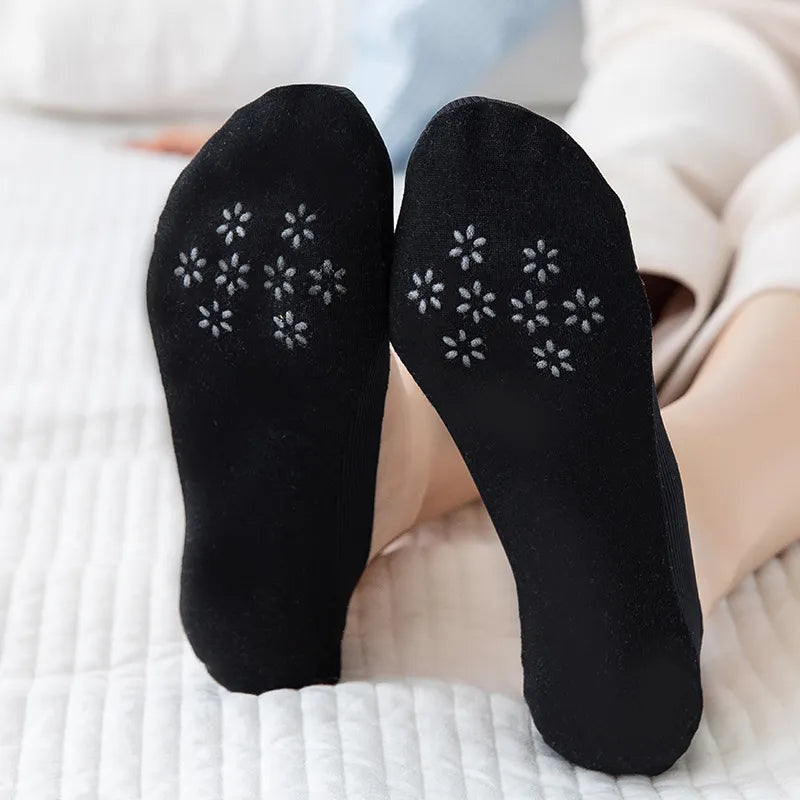 LADIES CUT SHALLOW MOUTH SILICONE NON-SLIP COTTON SOCKS