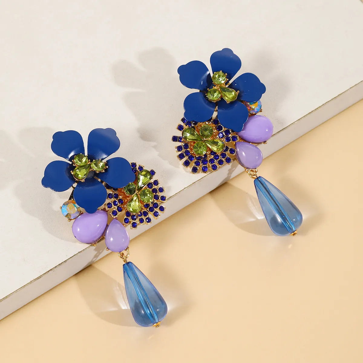 LADIES EXAGGERATED RESIN FLORAL EARRINGS