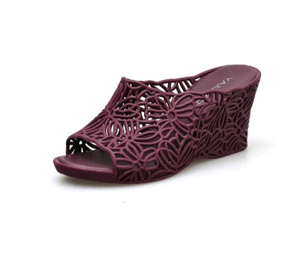 GIRL'S RUBBER WEDGE SLIPPERS