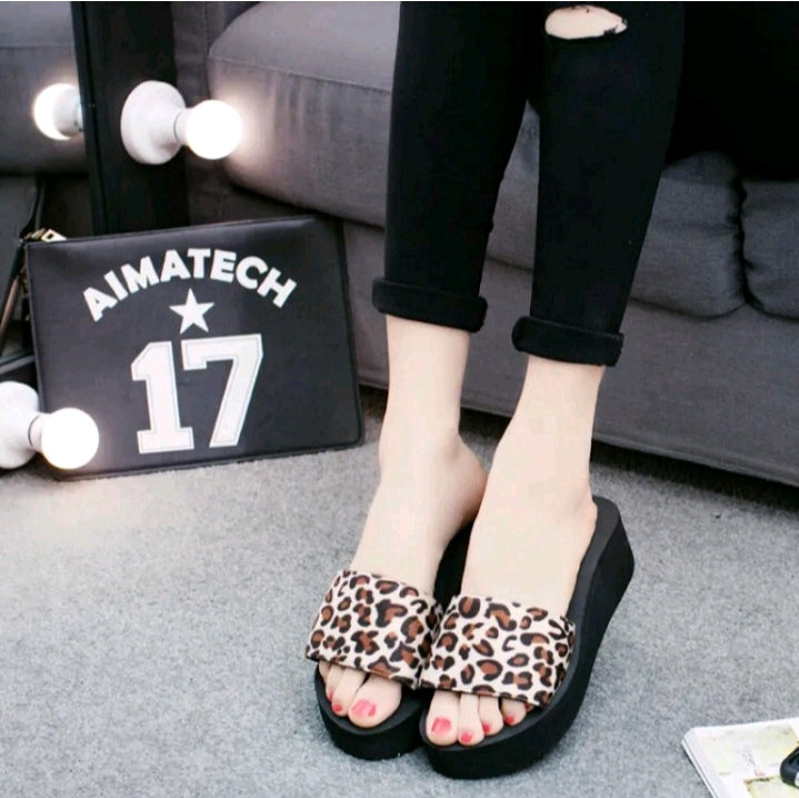 LADIES LEOPARD PLATFORM SLIPPERS