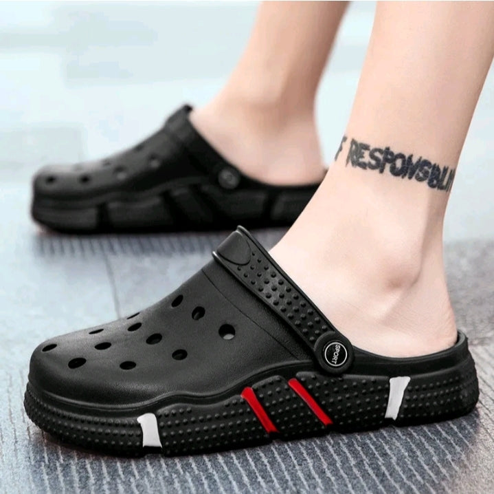 MEN'S FASHION HOLLOW BREATHABLE SLIPPERS