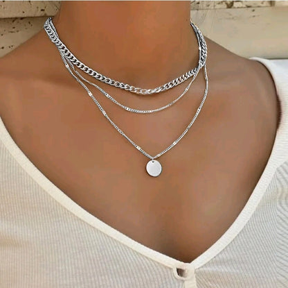 LADIES ROUND PENDANT ALLOY NECKLACE