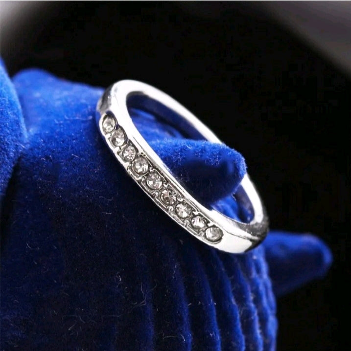 LADIES DIAMOND RING