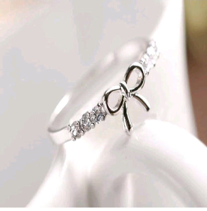 LADIES DIAMOND BOW KNOT RING