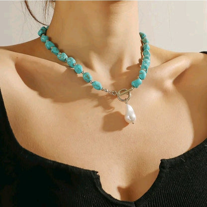 LADIES NATURAL GREEN PENDANT NECKLACE