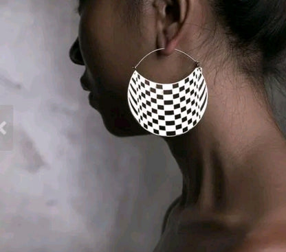 LADIES HOLLOW MESH BAG SHAPED HOOP EARRINGS