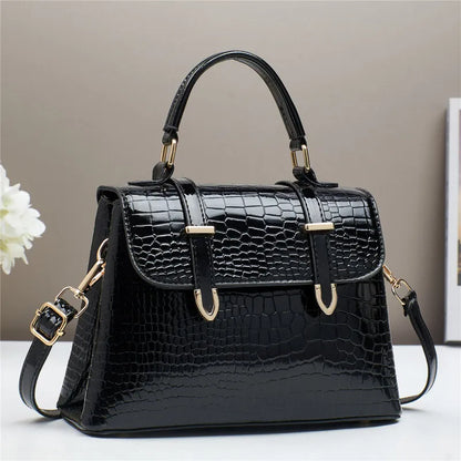 LADIES LEATHER HANDBAG
